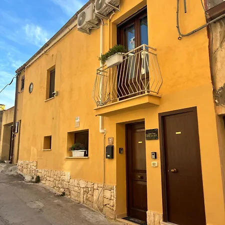 Via Neve-historical Centre *