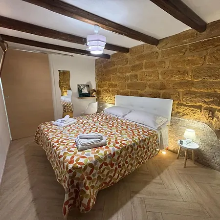 Via Neve-historical Centre Agrigento