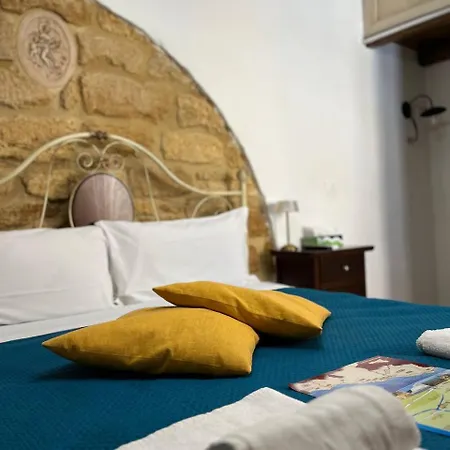 Via Neve-historical Centre Guest house *