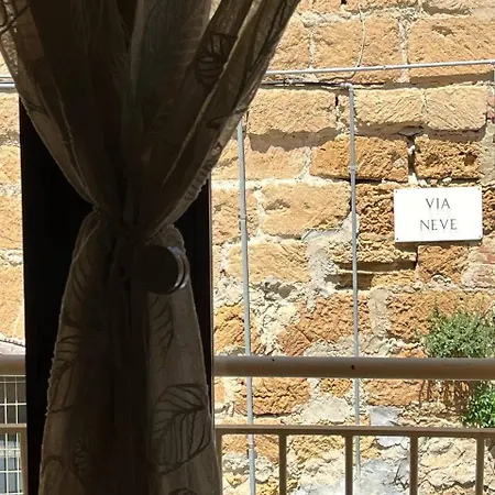 Via Neve-historical Centre Guest house