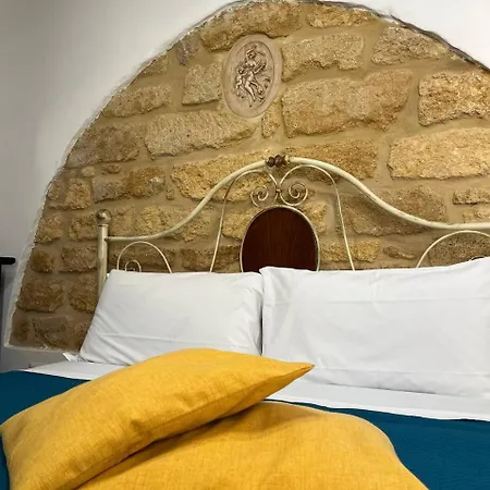Via Neve-historical Centre Guest house