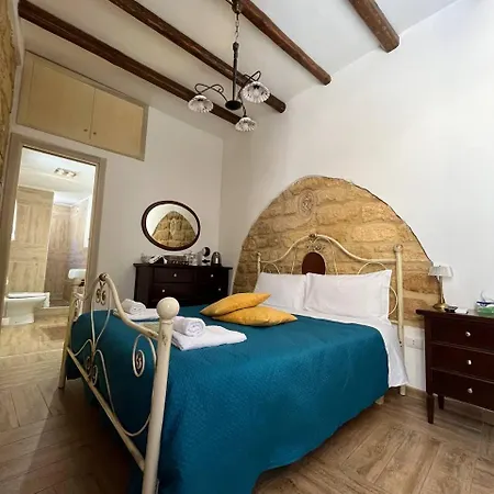 Guest house Via Neve-historical Centre *