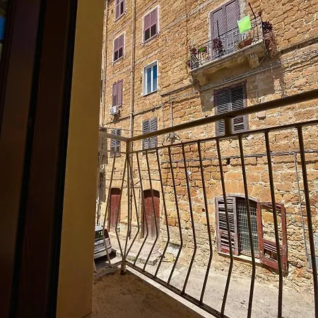 Pensión Via Neve-historical Centre 3*