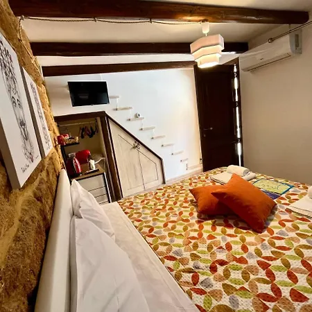 Via Neve-historical Centre Pensión Agrigento