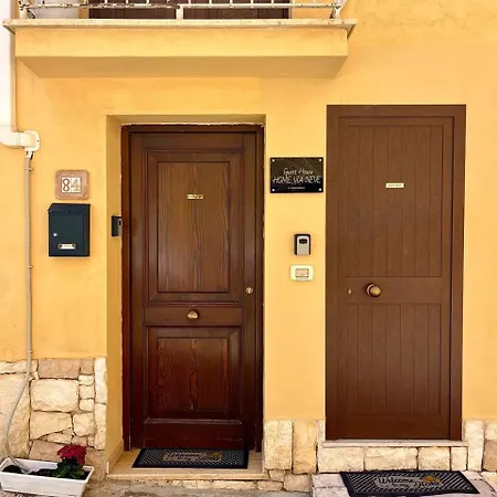 Via Neve-historical Centre Pensión